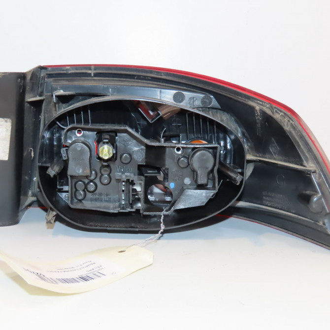 Feu arrière gauche occasion RENAULT LAGUNA II Phase 2 03-2005->09-2007 2.2 DCI 150ch 8200262667 2