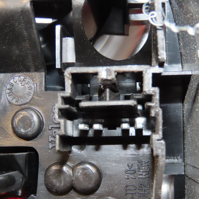 Feu arrière gauche occasion RENAULT LAGUNA II Phase 2 03-2005->09-2007 2.2 DCI 150ch 8200262667 3