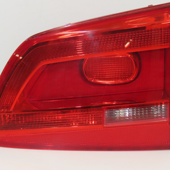 Feu arrière intérieur droit occasion VOLKSWAGEN TOURAN II Phase 1 09-2010->12-2015 2.0 TDI 140ch 1T0945094A 1