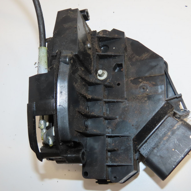 Serrure porte ard occasion FORD FIESTA VI Phase 1 10-2008->11-2012 1.4 TDCI 70ch 2053473 3