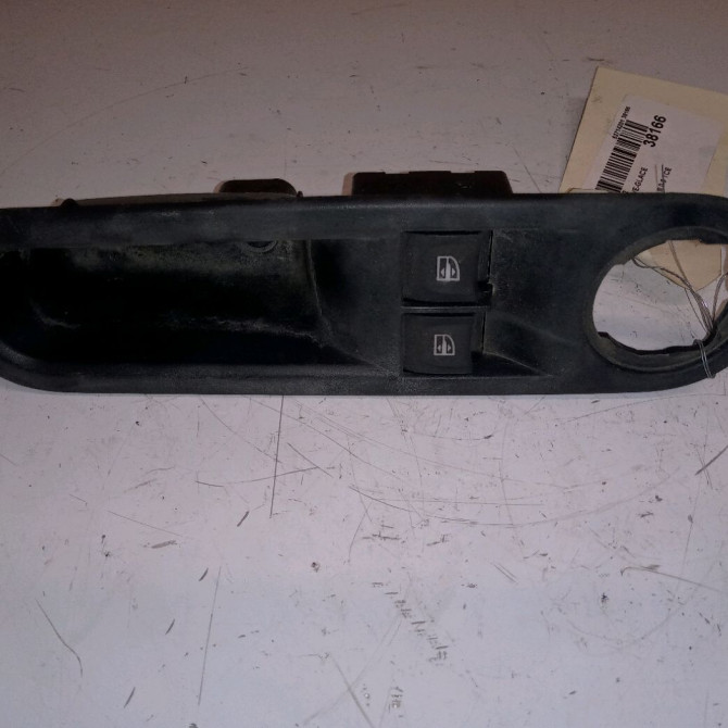 Commande lève-glace porte avant gauche occasion RENAULT TWINGO III Phase 1 06-2014->... 0.9 TCE 12v 90ch 254110431R 1