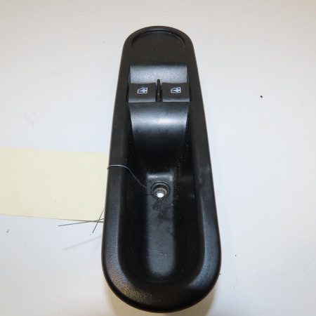 Commande lève-glace porte avant gauche occasion RENAULT TWINGO III Phase 1 06-2014->... 1.0 SCE 12v 70ch