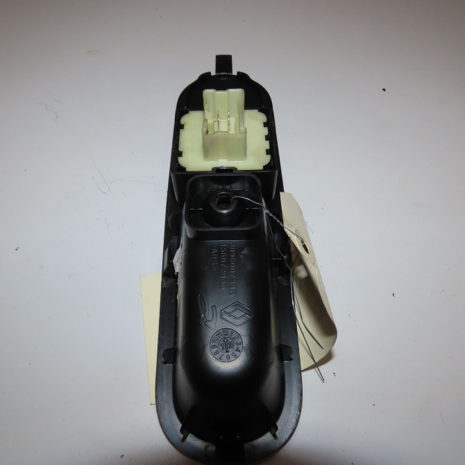 Commande lève-glace porte avant gauche occasion RENAULT TWINGO III Phase 1 06-2014->... 1.0 SCE 12v 70ch 2