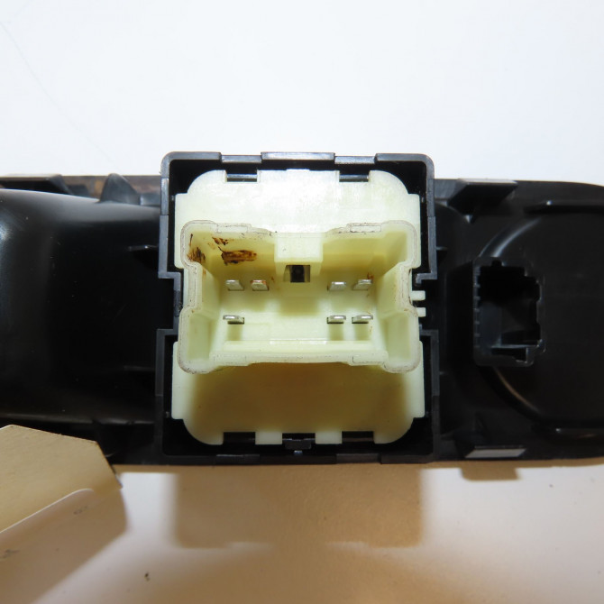 Commande lève-glace porte avant gauche occasion RENAULT TWINGO III Phase 1 06-2014->... 1.0 SCE 12v 70ch 3