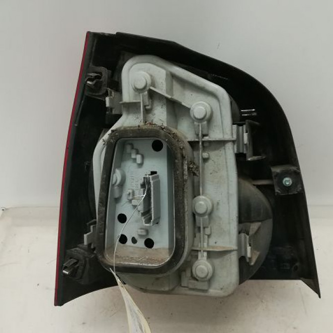 Feu arrière droit occasion VOLKSWAGEN POLO IV Phase 1 01-2002->05-2005 1.9 SDI 6Q6945096G 2