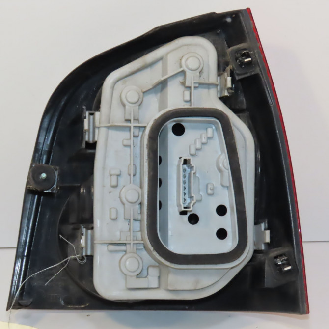 Feu arrière gauche occasion VOLKSWAGEN POLO IV Phase 1 01-2002->05-2005 1.2 65ch 6Q6945095G 2