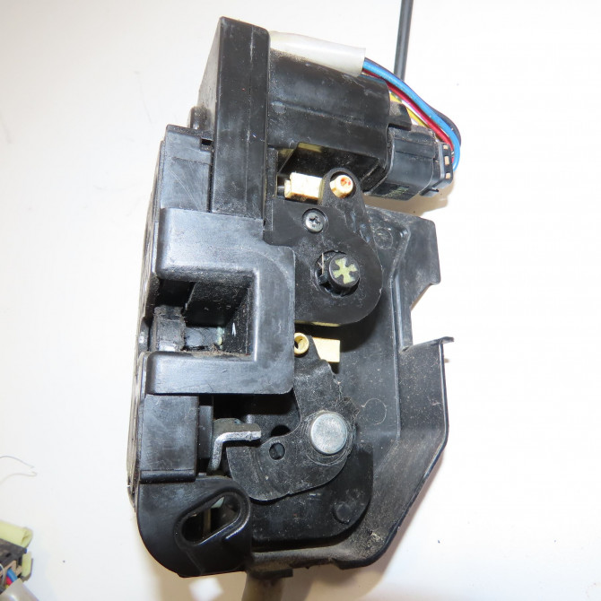 Serrure porte avg occasion HYUNDAI GETZ Phase 2 11-2005->10-2010 1.1i 813101C011 2