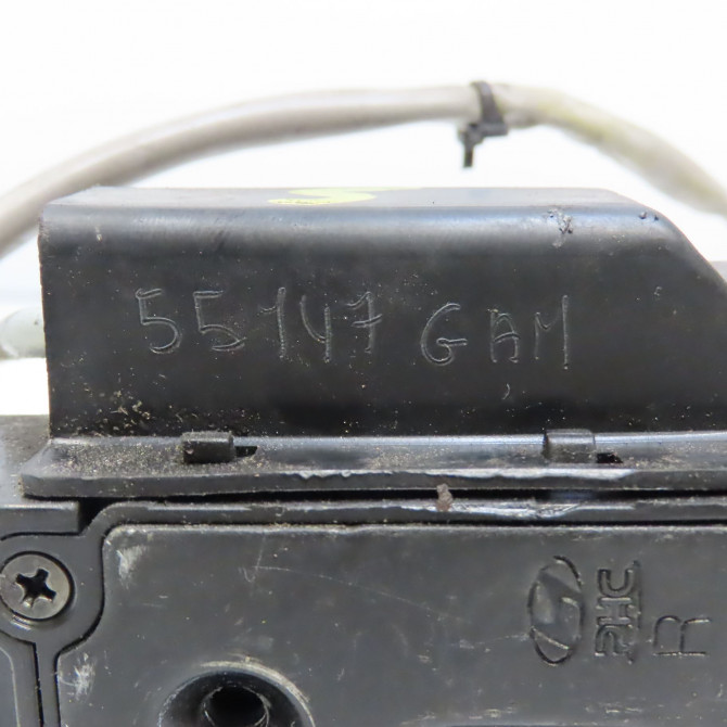 Serrure porte avd occasion HYUNDAI GETZ Phase 2 11-2005->10-2010 1.1i 813201C021 3