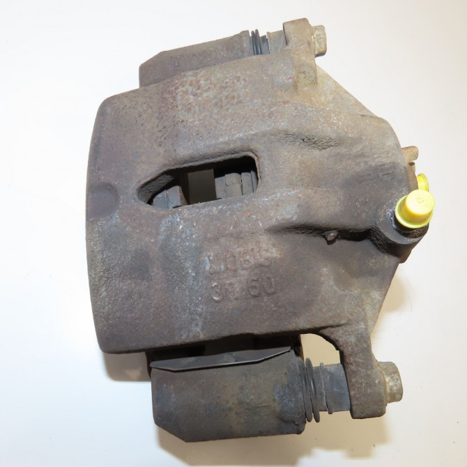 Etrier de frein avant gauche occasion  581802YA50 1