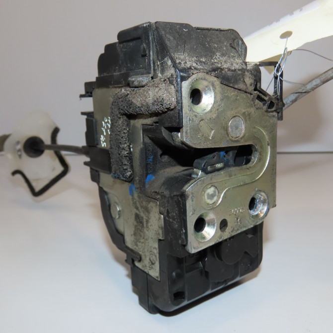 Serrure porte ard occasion NISSAN QASHQAI I Phase 1 01-2007->09-2010 1.5 DCI 106ch 82500JD90C 1