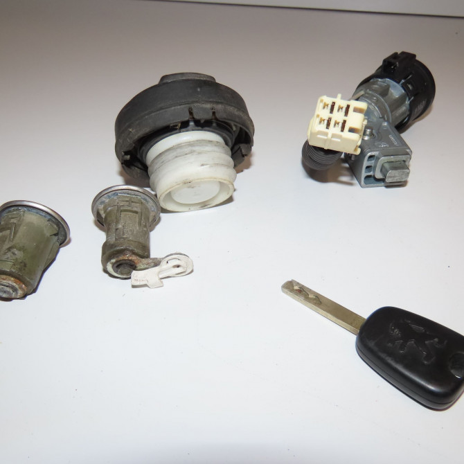 Kit serrures + antivol occasion PEUGEOT 206 Phase 1 09-1998->03-2009 2.0 HDI 1692330580 2