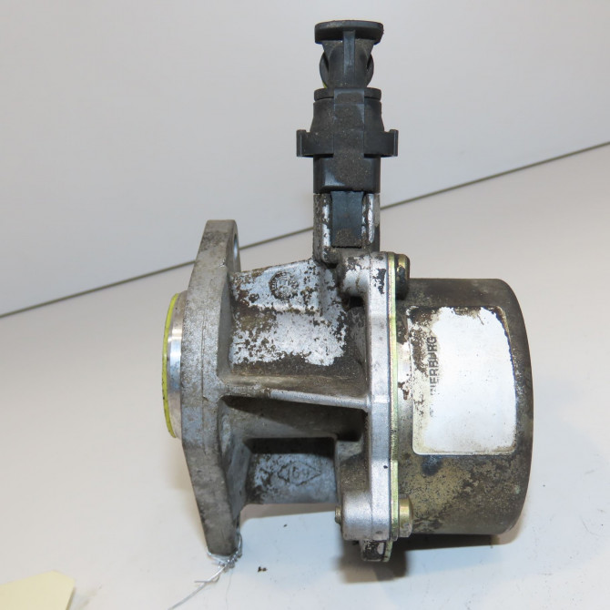 Pompe a vide occasion NISSAN MICRA III Phase 1 01-2003->07-2005 1.5 DCI 82ch 1465000Q2D 2