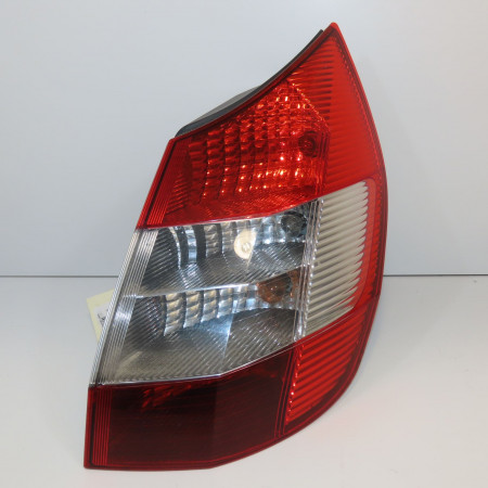 Feu arrière droit occasion RENAULT SCENIC II Phase 1 03-2004->09-2006 2.0 DCI 150ch 8200493375