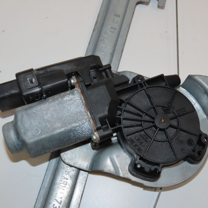 Mecanisme+moteur leve-glace arg occasion RENAULT SCENIC II Phase 2 09-2006->04-2009 1.9 DCI 125ch 8201010935 3