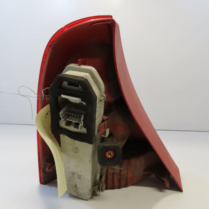 Feu arrière droit occasion RENAULT CLIO CAMPUS II Phase 1 07-2006->07-2009 1.5 DCI 70ch 7700410518 2