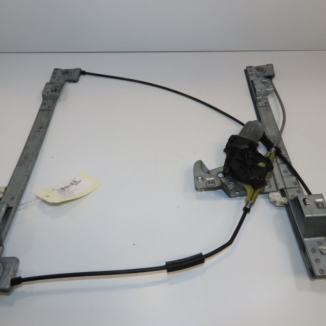 Mecanisme + moteur lève-glace avant droit occasion RENAULT KANGOO II Phase 1 01-2008->03-2013 1.5 DCI 85ch 807207012R 1