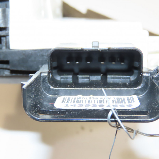 Serrure porte coulissante d occasion PEUGEOT PARTNER II Phase 1 05-2008->03-2012 1.6 HDI 90ch 9137N7 4