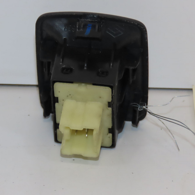 Commande lève-glace porte avant droite occasion  254218614R 2