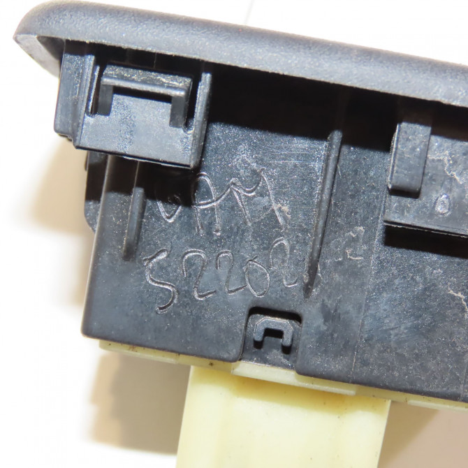 Commande lève-glace porte avant droite occasion  254218614R 4