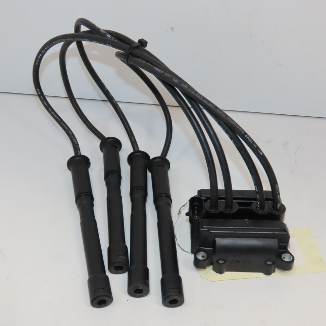 Bobine allumage occasion RENAULT CLIO II Phase 2 06-2001->07-2006 1.2 16v 8200084401 1