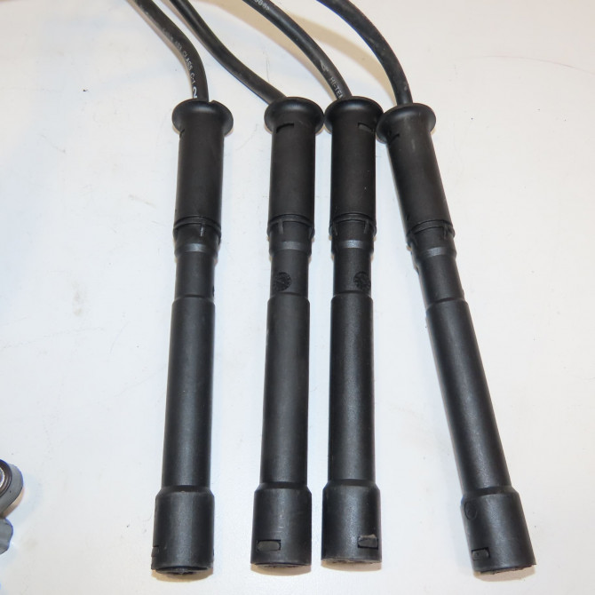 Bobine allumage occasion RENAULT CLIO II Phase 2 06-2001->07-2006 1.2 16v 8200084401 3