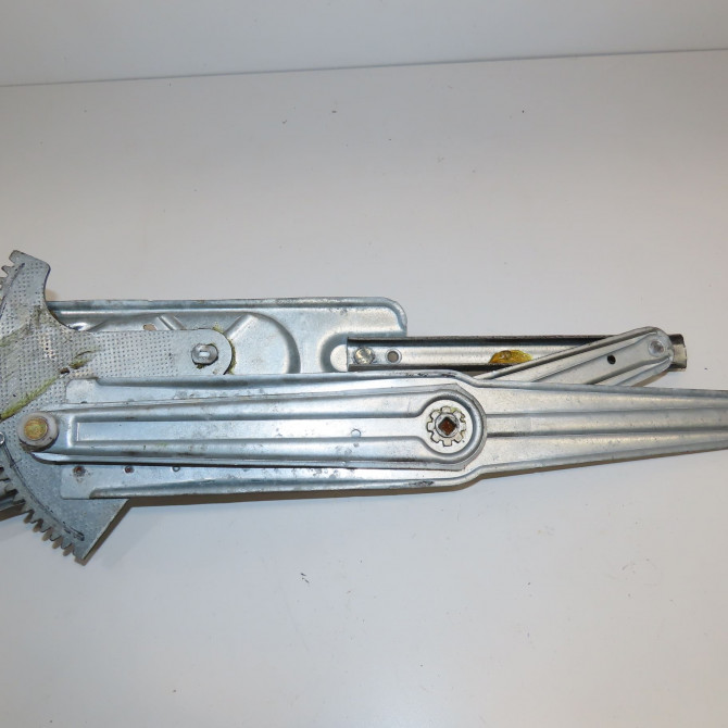 Mécanisme lève-glace avant droit occasion RENAULT TWINGO I Phase 1 04-1993->08-1998 1.2i 55ch 7700818266 2