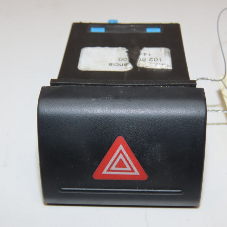 Bouton de warning occasion VOLKSWAGEN FOX Phase 1 06-2005->09-2011 1.2 6v 55ch 5Z0953235A1NN