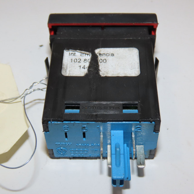 Bouton de warning occasion VOLKSWAGEN FOX Phase 1 06-2005->09-2011 1.2 6v 55ch 5Z0953235A1NN 2