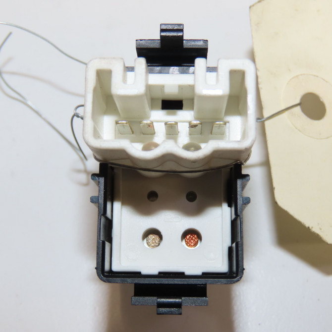 Commande lève-glace porte avant droite occasion TOYOTA PRIUS II Phase 1 03-2004->11-2009 110 Hybride 8481012080 2