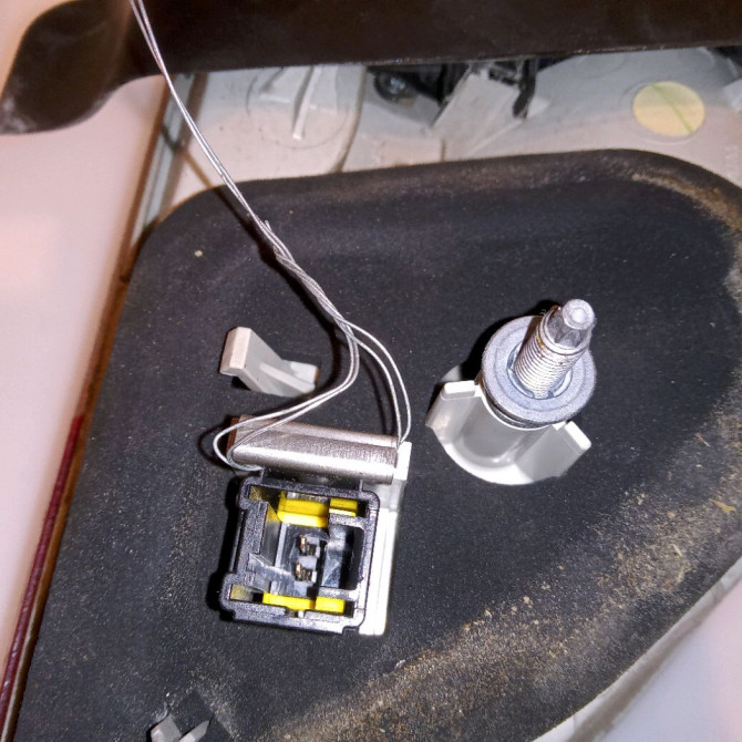 Feu arrière intérieur droit occasion PEUGEOT 2008 Phase 1 01-2013->... 1.6 E-HDI 92ch 9678074580 3