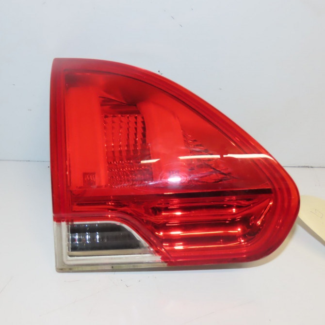 Feu arrière interieur gauche occasion PEUGEOT 2008 Phase 1 01-2013->... 1.2i PURETECH 110ch 9678074480 1