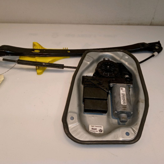 Mecanisme+moteur leve-glace ard occasion VOLKSWAGEN GOLF PLUS Phase 1 04-1995->04-1999 1.6 TDI 105ch 5M0839462 1