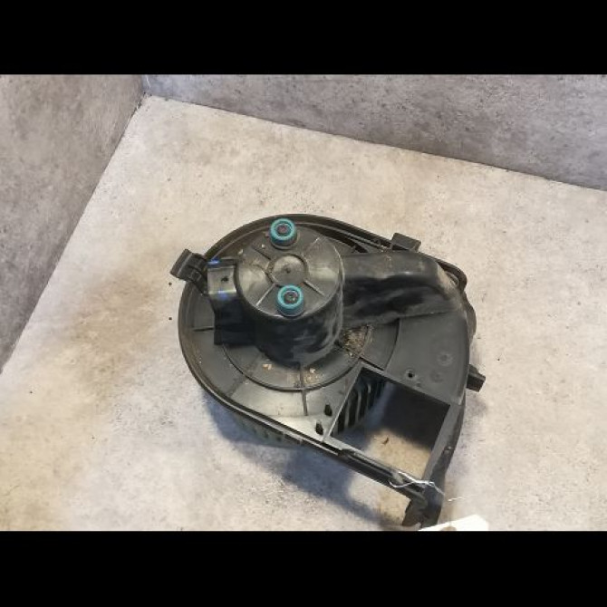 Ventilateur de chauffage occasion RENAULT CLIO II Phase 2 06-2001->07-2006 1.2 16v 7701057683 2