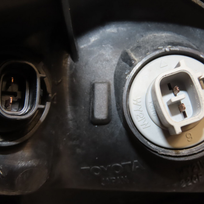 Phare gauche occasion TOYOTA PRIUS II Phase 1 03-2004->11-2009 110 Hybride 8117047090 4