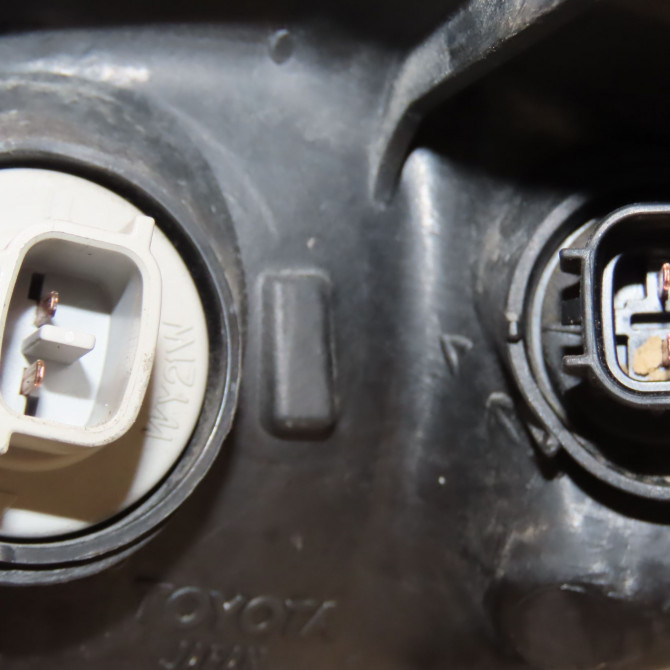 Phare droit occasion TOYOTA PRIUS II Phase 1 03-2004->11-2009 110 Hybride 8113047090 4