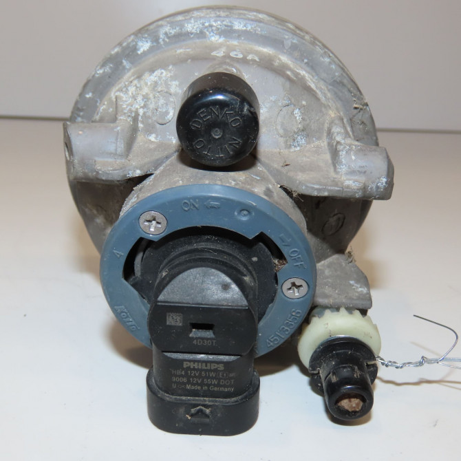 Phare antibrouillard avant droit occasion TOYOTA PRIUS II Phase 1 03-2004->11-2009 110 Hybride 8121152061 2