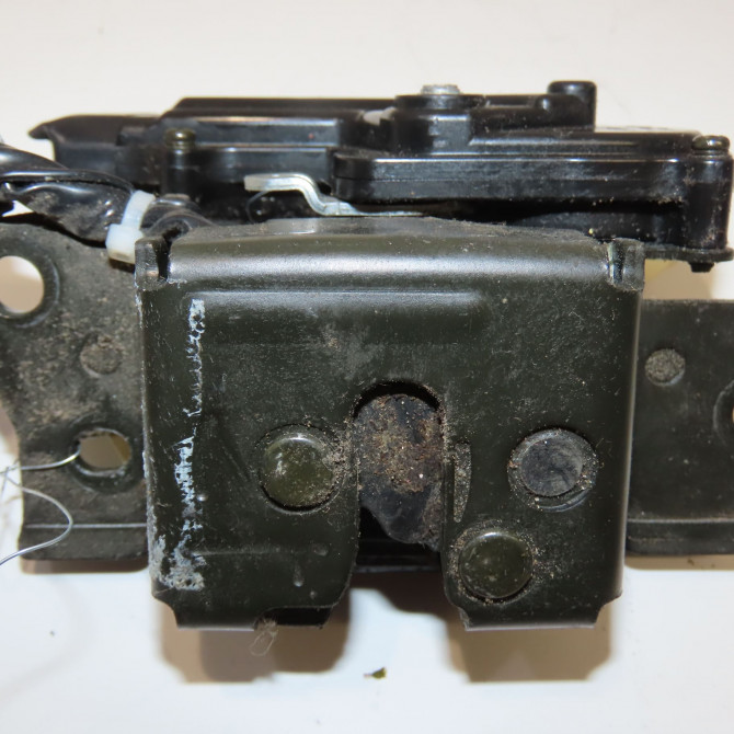 Serrure hayon occasion TOYOTA PRIUS II Phase 1 03-2004->11-2009 110 Hybride 6935047011 1