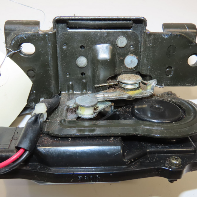 Serrure hayon occasion TOYOTA PRIUS II Phase 1 03-2004->11-2009 110 Hybride 6935047011 2