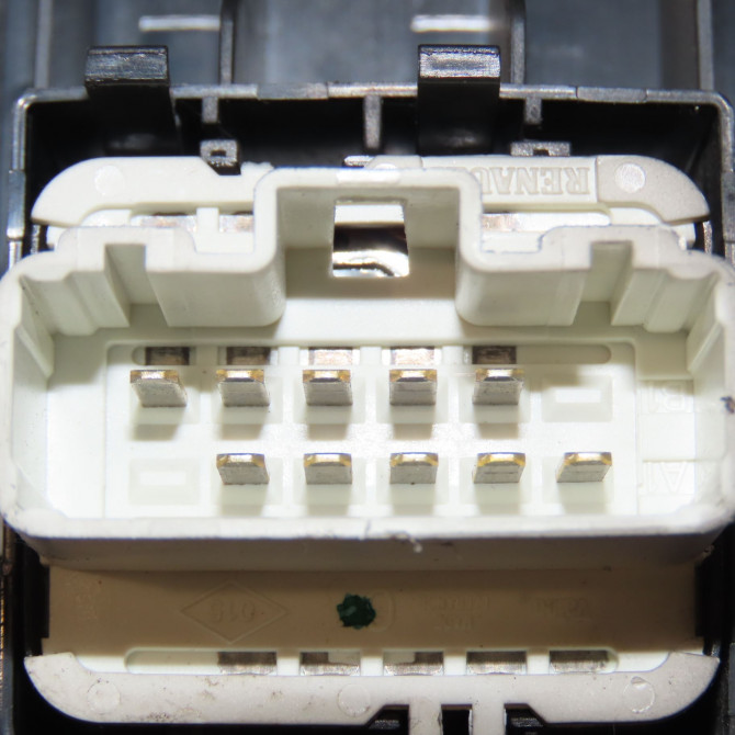 Commande lève-glace porte avant gauche occasion RENAULT CLIO III Phase 1 09-2005->03-2009 1.5 DCI 70ch 8200214943 3