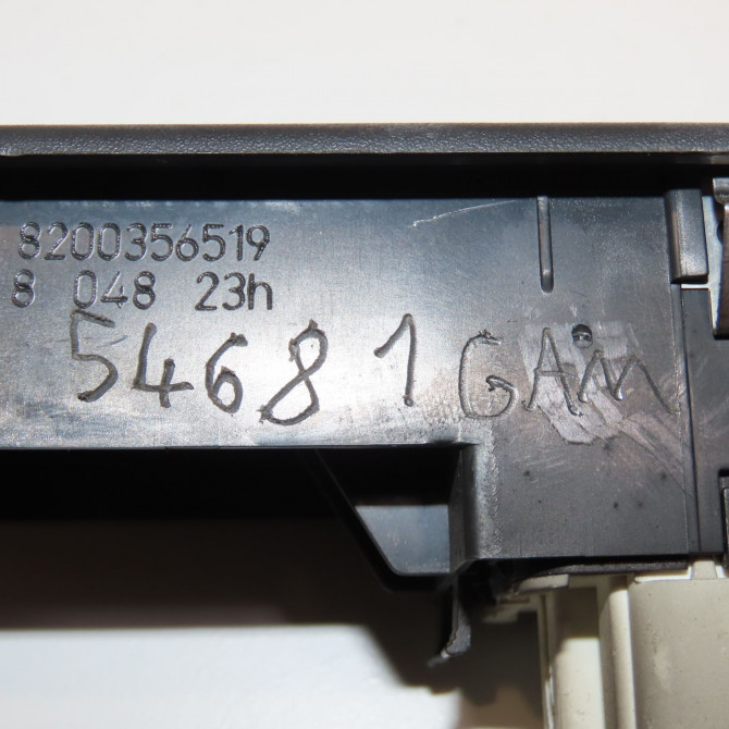 Commande lève-glace porte avant gauche occasion RENAULT CLIO III Phase 1 09-2005->03-2009 1.5 DCI 70ch 8200214943 4