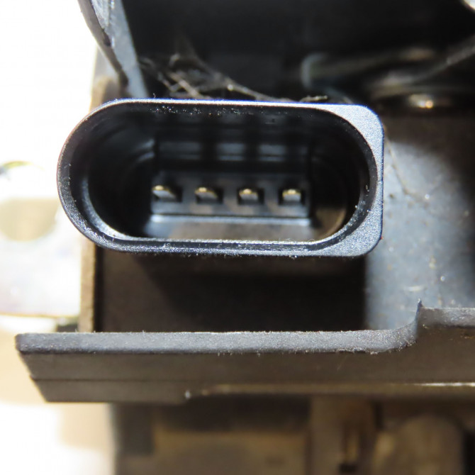 Serrure hayon occasion VOLKSWAGEN GOLF PLUS Phase 1 03-2005->03-2009 1.9 TDI 105ch 5M0827505H9B9 3