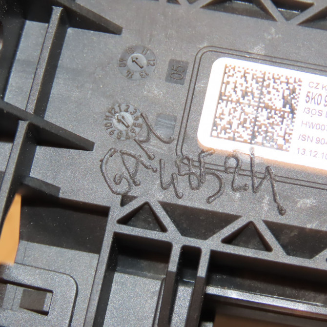 Bloc commodos occasion VOLKSWAGEN GOLF VI Phase 1 10-2008->04-2013 1.6 TDI 105ch 5K0953513M9B9 2