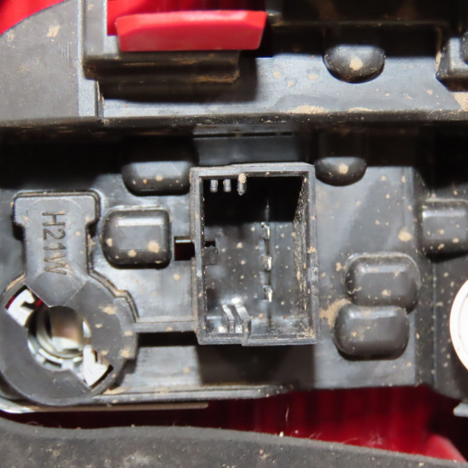 Feu arrière interieur gauche occasion VOLKSWAGEN TOURAN II Phase 1 09-2010->12-2015 2.0 TDI 140ch 1T0945093 3