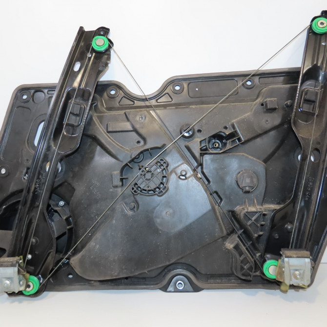 Mecanisme+moteur leve-glace avg occasion VOLKSWAGEN GOLF VI Phase 1 10-2008->04-2013 2.0 TDI 110ch 5K0837461D 2