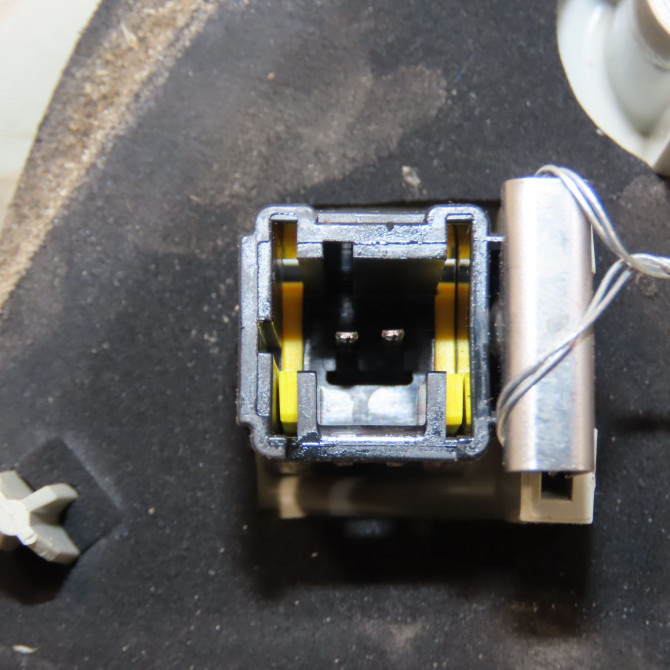 Feu arrière interieur gauche occasion PEUGEOT 2008 Phase 1 01-2013->... 1.2i PURETECH 110ch 9678074480 3