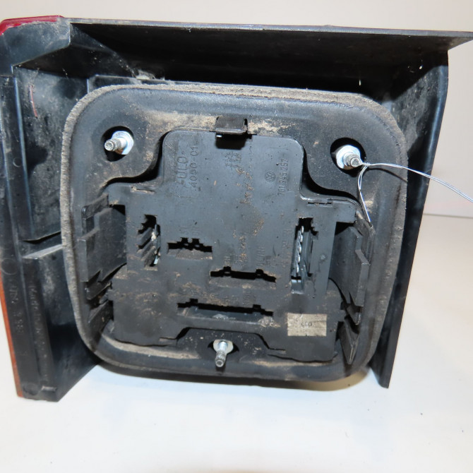 Feu arrière droit occasion VOLKSWAGEN TRANSPORTER IV Phase 2 03-1996->06-2003 2.5 TDI 102ch 2