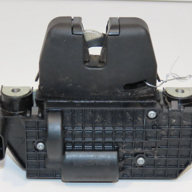 Serrure hayon occasion PEUGEOT 2008 Phase 1 01-2013->... 1.2i PURETECH 110ch 8719F8 2