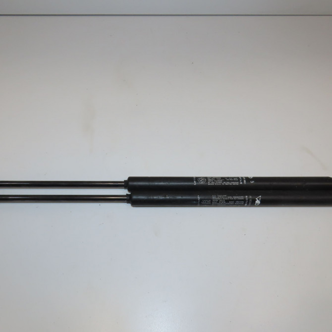 Verin droit hayon occasion FIAT PUNTO II Phase 2 05-2003->10-2009 1.3 DT MULTIJET 16v 70ch 46524678 1