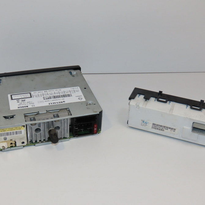 Autoradio occasion RENAULT TRAFIC II Phase 2 08-2006->... 2.0 DCI 90ch 281152957R 2