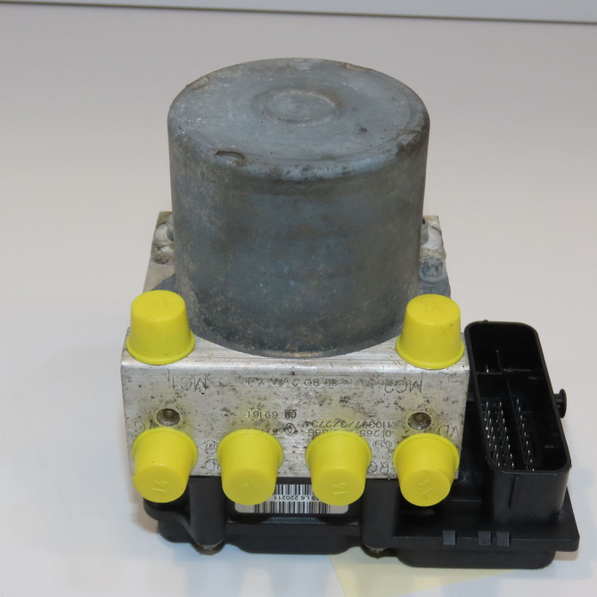 Unité hydraulique ABS occasion RENAULT TRAFIC II Phase 2 08-2006->... 2.0 DCI 90ch 8200963331 1